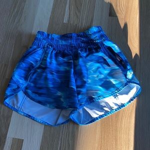 LuLuLemon Track That mid rise short
